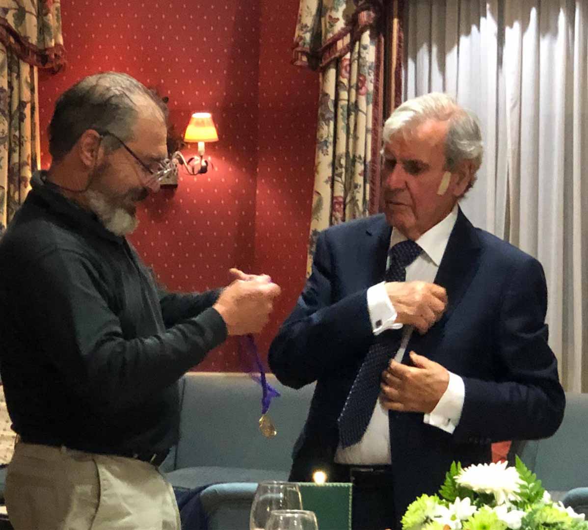 Felipe Miralles recibe la Medalla de Oro del Colegio de Agrónomos